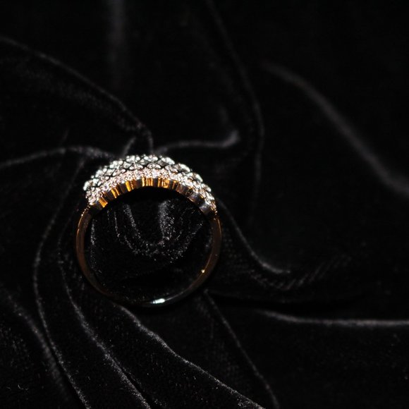 1CT T.W. in 10K WHITE GOLD GORGEOUS ANTIQUE DIAMOND LATTICE RING!! - Picture 4 of 5